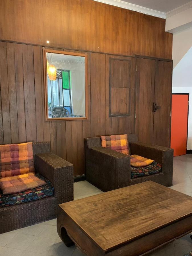 Revolution Hostel Чіангмай Екстер'єр фото