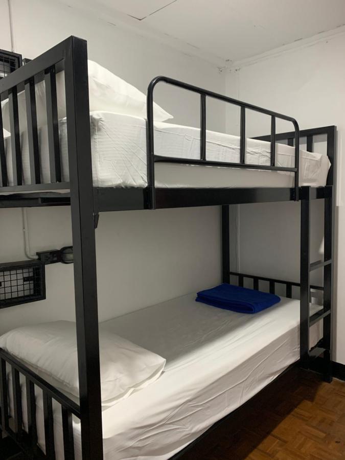 Revolution Hostel Чіангмай Екстер'єр фото